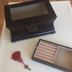 Bombay Wooden Jewelry Box w/Lock